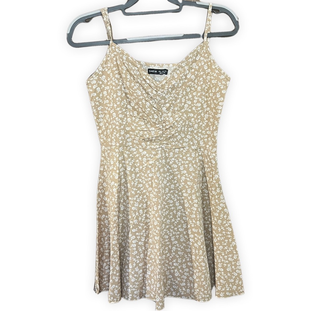 SHEIN women’s floral sundress, size small. Tan with white flowers.